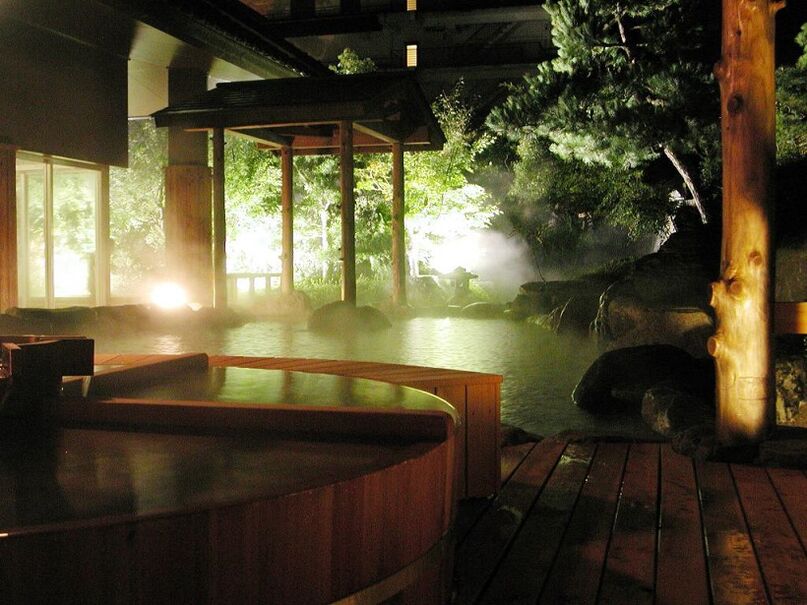 Japāņu vannas un ūdens procedūras, lai palielinātu potenci